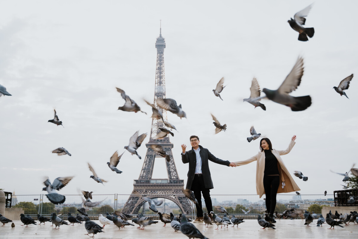 Couple photoshoot with the birds at Trocadero by Eny Therese Photography