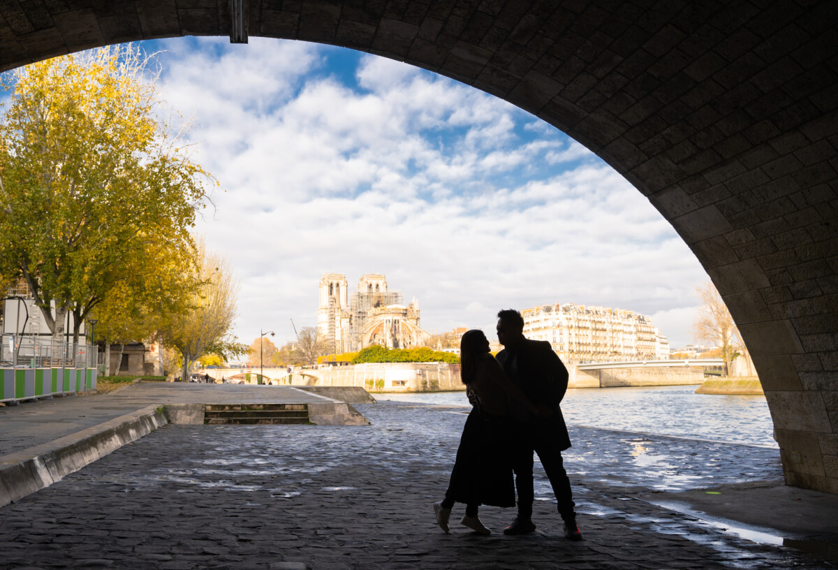 Honeymoon photoshoot Notredame Paris by Eny Therese Photography