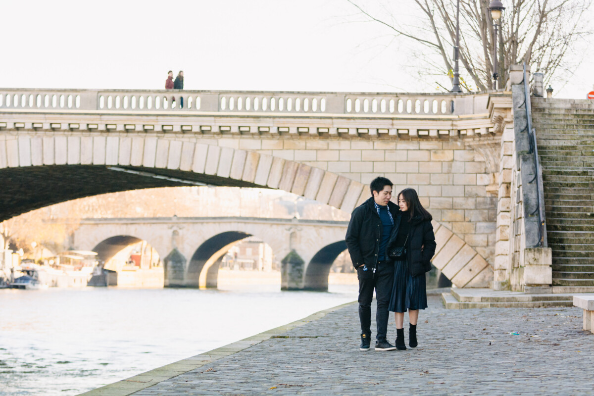 Honeymoon photoshoot Seine river Paris by Eny Therese Photography