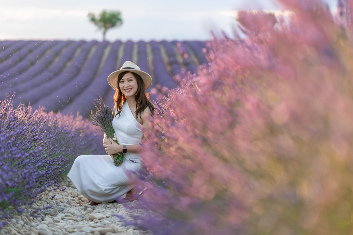 sunset in lavender fields valensole photoshoot Eny Therese photography