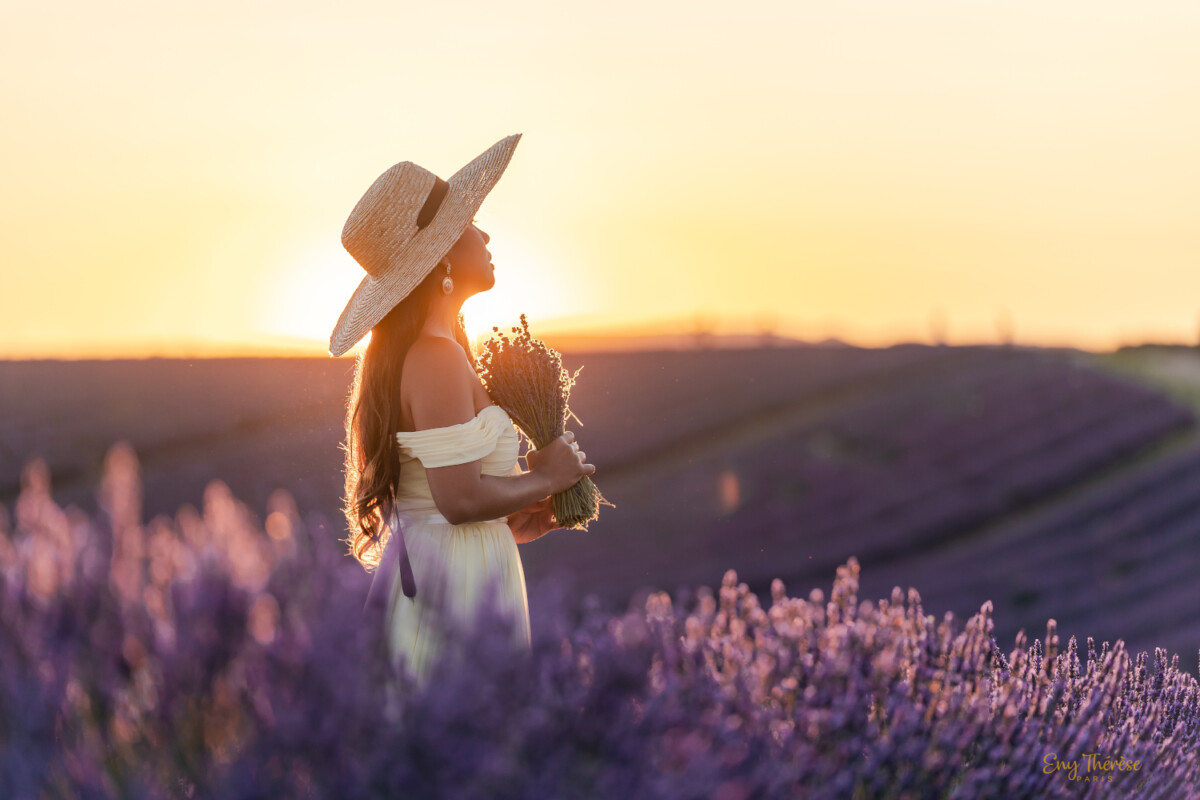 lady, lavender during sunset Valensole Eny Therese photography