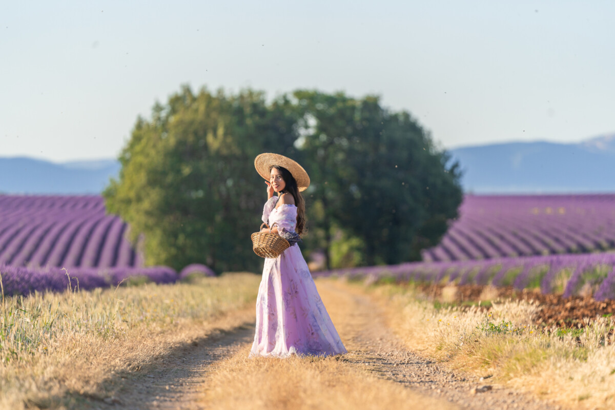girl at Lavender fields valensole photoshoot Eny Therese photography