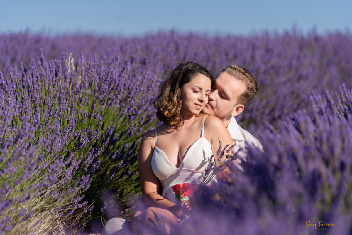 Prewedding in Lavender fields Valensole photoshoot Eny Therese Photography