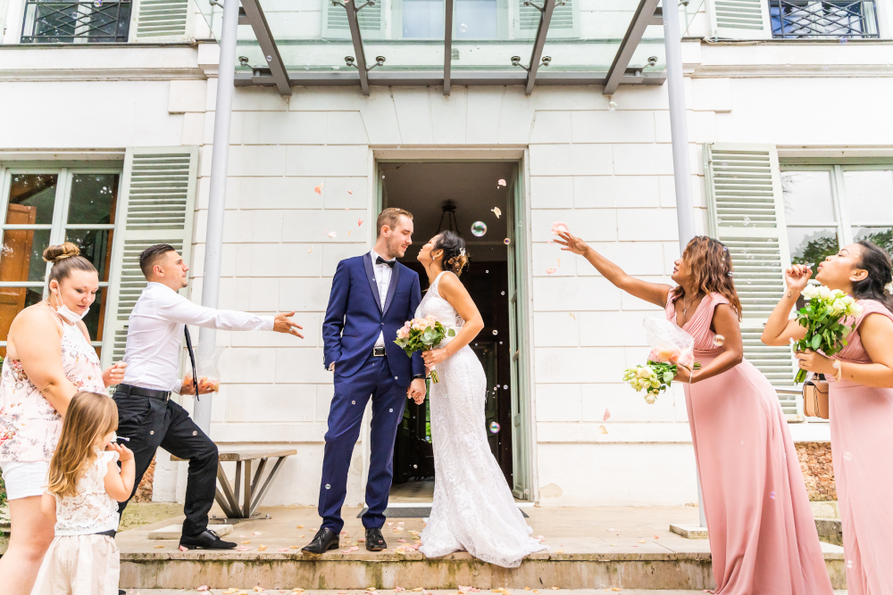 Wedding ceremony at Mairie de Gif sur Yvette by Eny Therese Photography