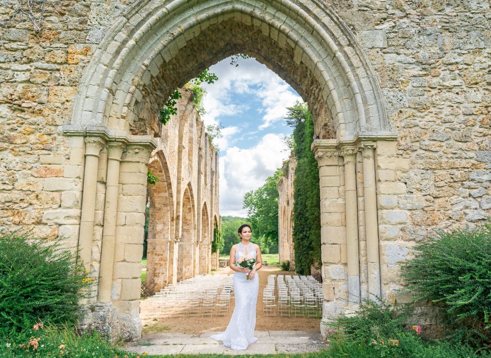 The bride photoshoot at Abbaye des Vaux de Cernay by Eny Therese Photography