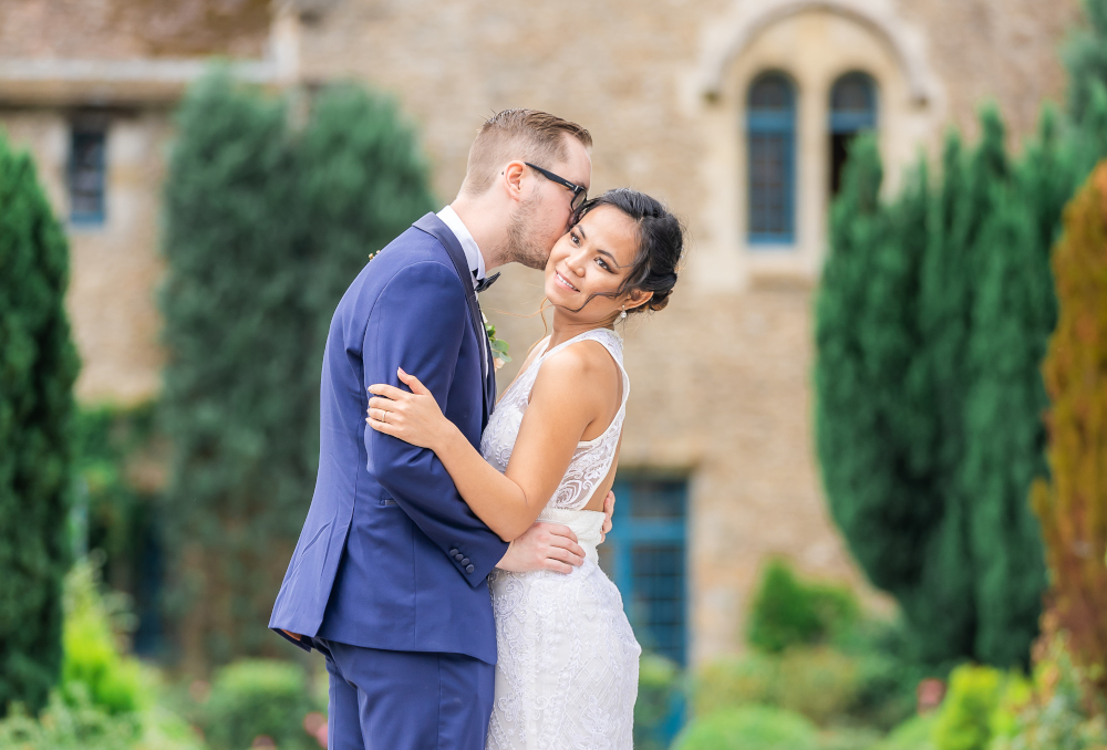 couple photoshoot at Abbaye des Vaux de Cernay by Eny Therese Photography