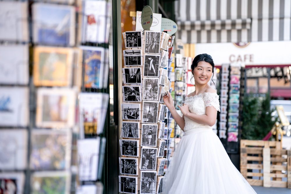 postcards in Paris Wedding photoshoot by Eny Therese photography