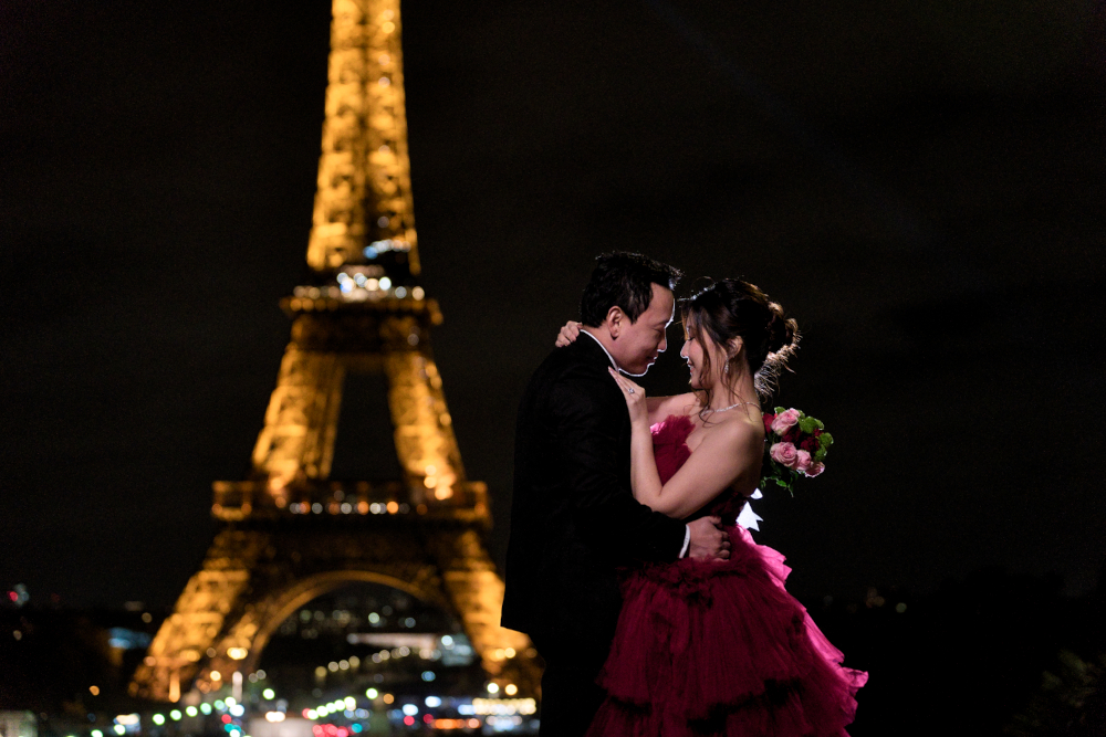 Prewedding Night photoshoot in Paris by Eny Therese Photography
