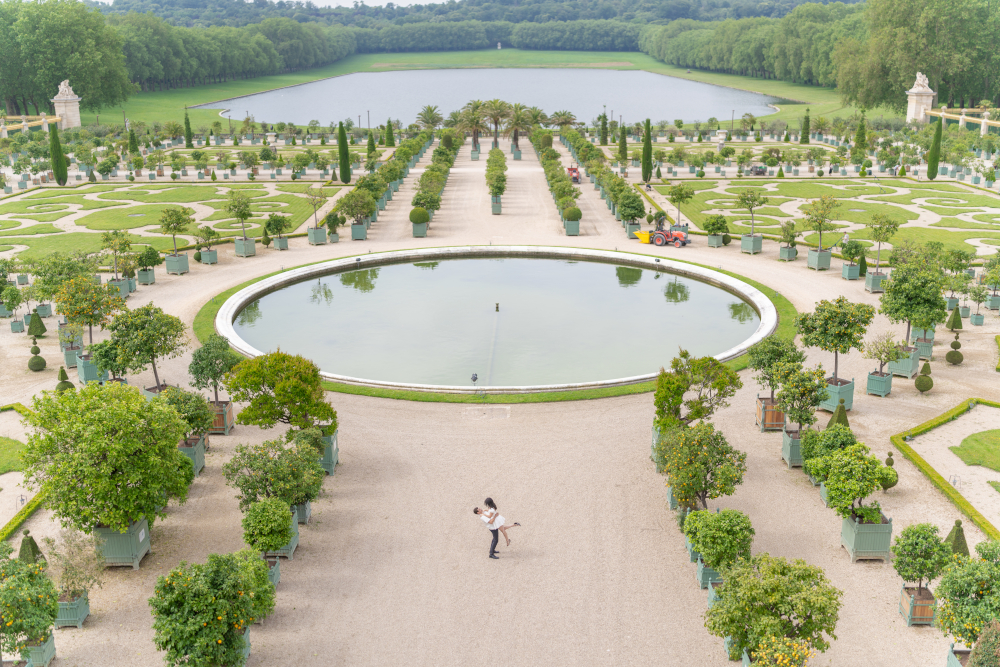 engagement photoshoot at orangerie Versailles