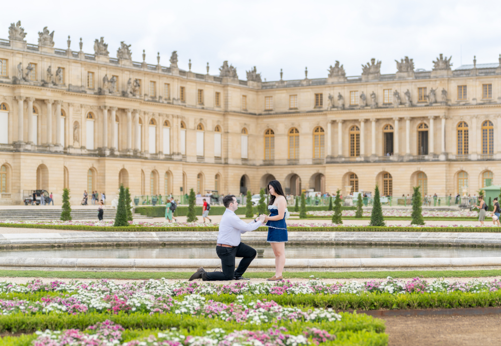 surprise proposal at Garden of Versailles palace