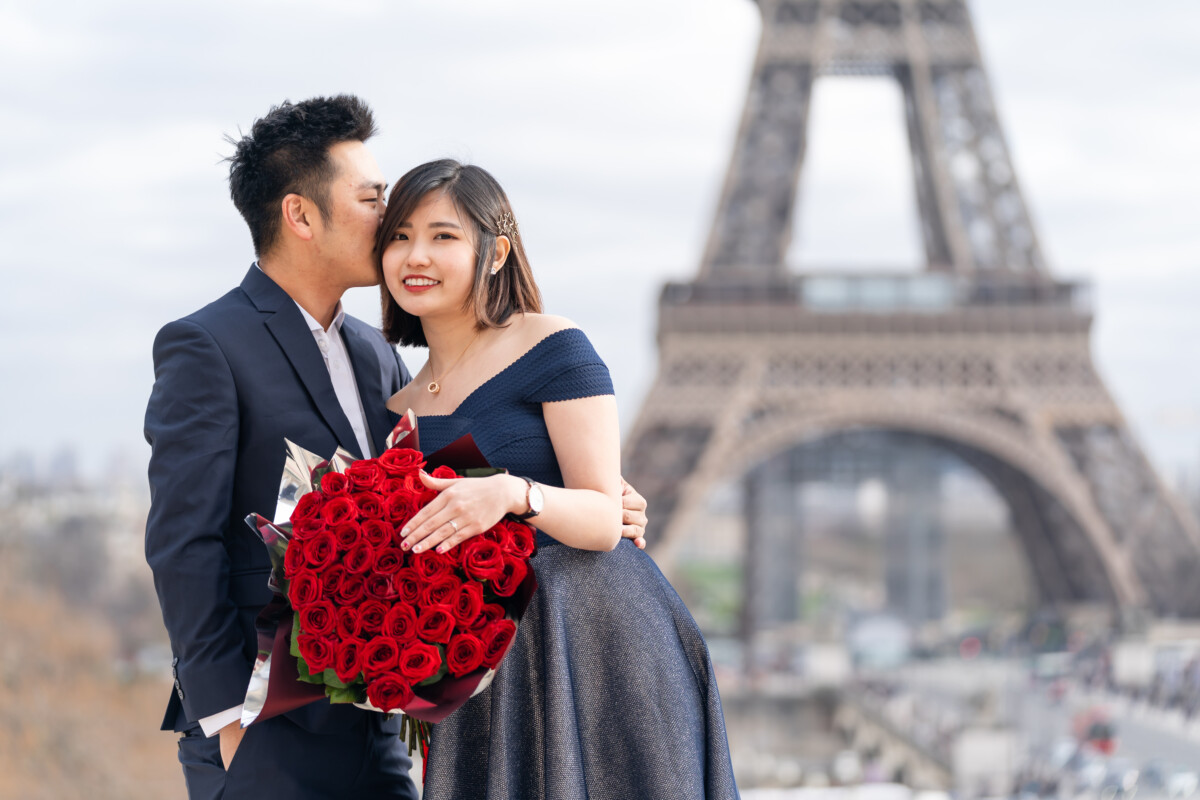 Surprise Proposal photoshoot at Trocadero Paris by Eny Therese Photographer