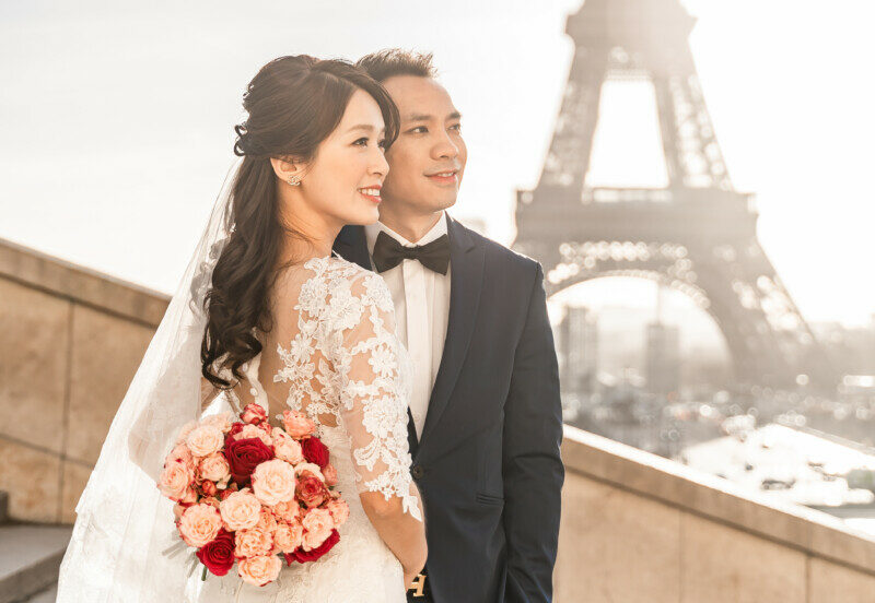 Séance photo de couple mariage à Trocadero Paris par Eny Thérèse Photographe