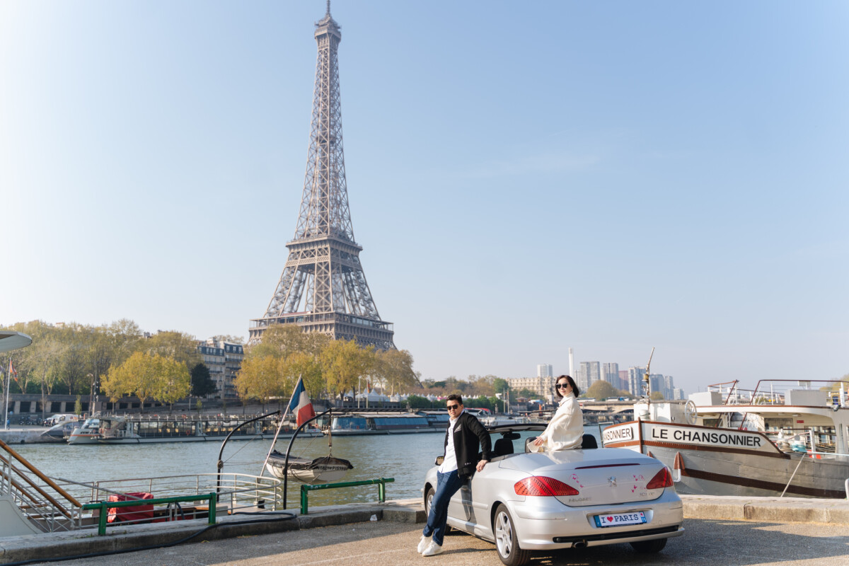 Honeymoon photoshoot around Paris by Eny Therese Photography