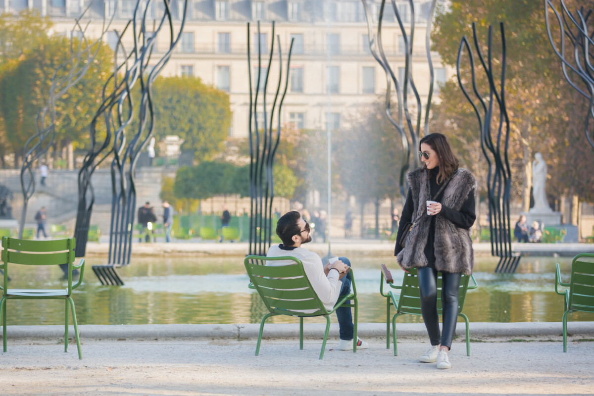 Holiday honeymoon photoshoot at Tuilleries garden Paris during Autumn by Eny Therese Photography
