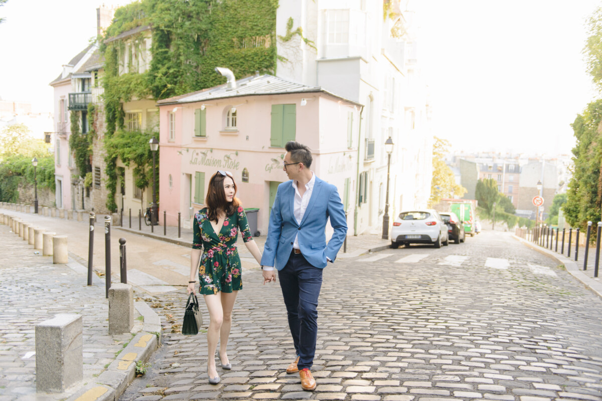 Holiday Photoshoot honeymoon couple at montmartre Paris by Eny Therese Photography