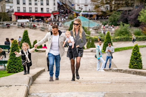 Family Photo Tour InmyCar - Montmartre Paris - Eny Therese photography