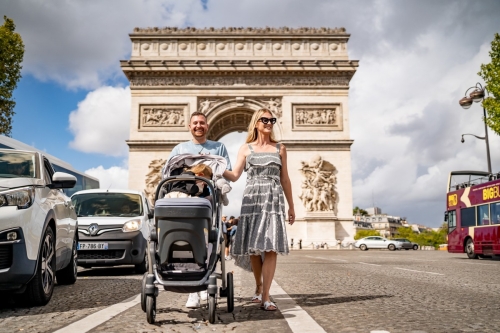 Family Photo Tour InmyCar - Arc de triomphe Paris - Eny Therese photography