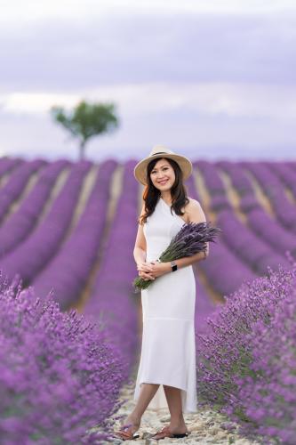 solo photoshoot at lavender field