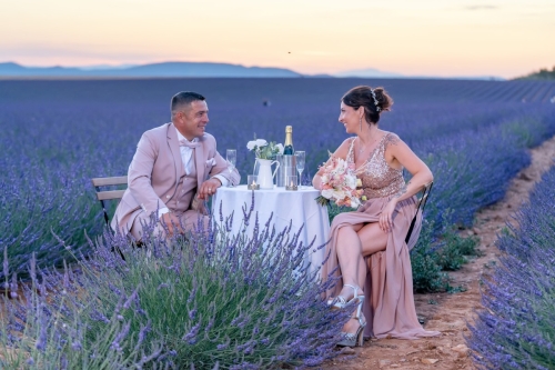 Wedding photoshoot Sunset at lavender field Valensole