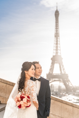 Prewedding photoshoot Paris by Eny Therese Photography