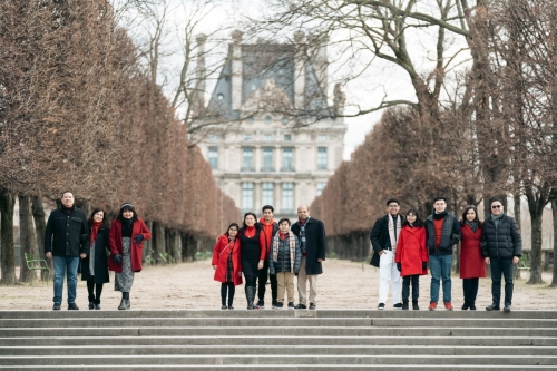 Family Group Photo Paris at Tuileries by Eny Therese photography